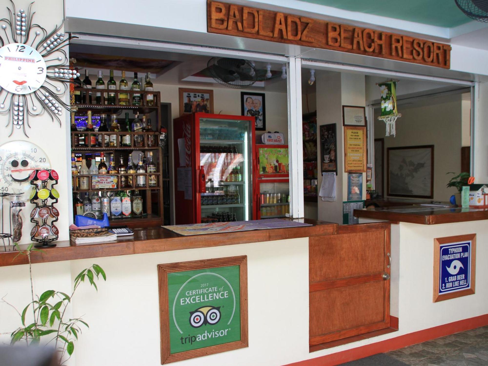 Badladz Beach And Dive Resort Пуерто-Галера Екстер'єр фото